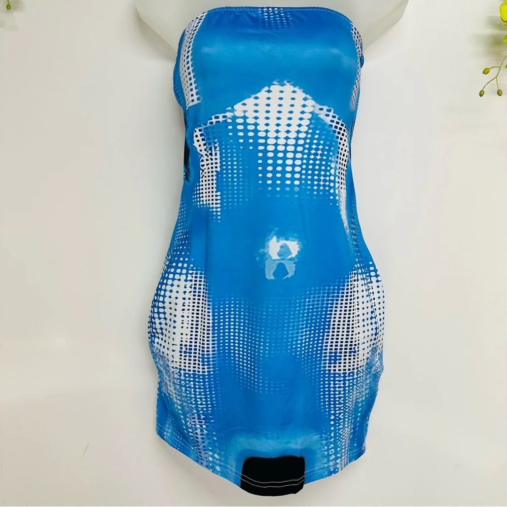 Bodycon 3D print size medium blue dress, in good worn once condition - Picture 2 of 3